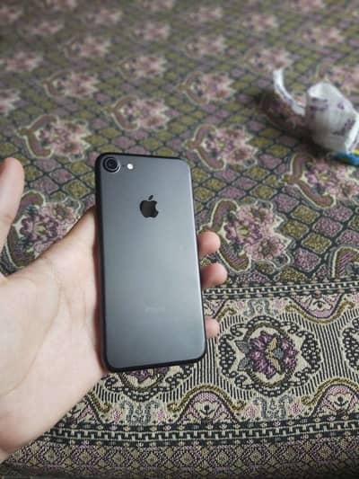 Apple iPhone 7