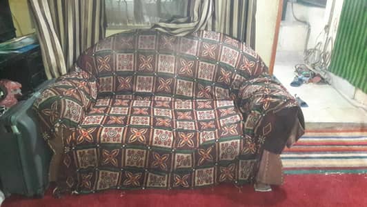 poshish wala 2 saeter sofa for salw