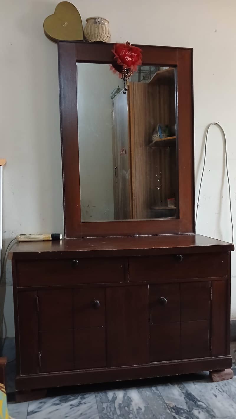 dressing table 0