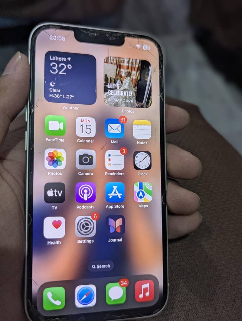 iPhone 13 0