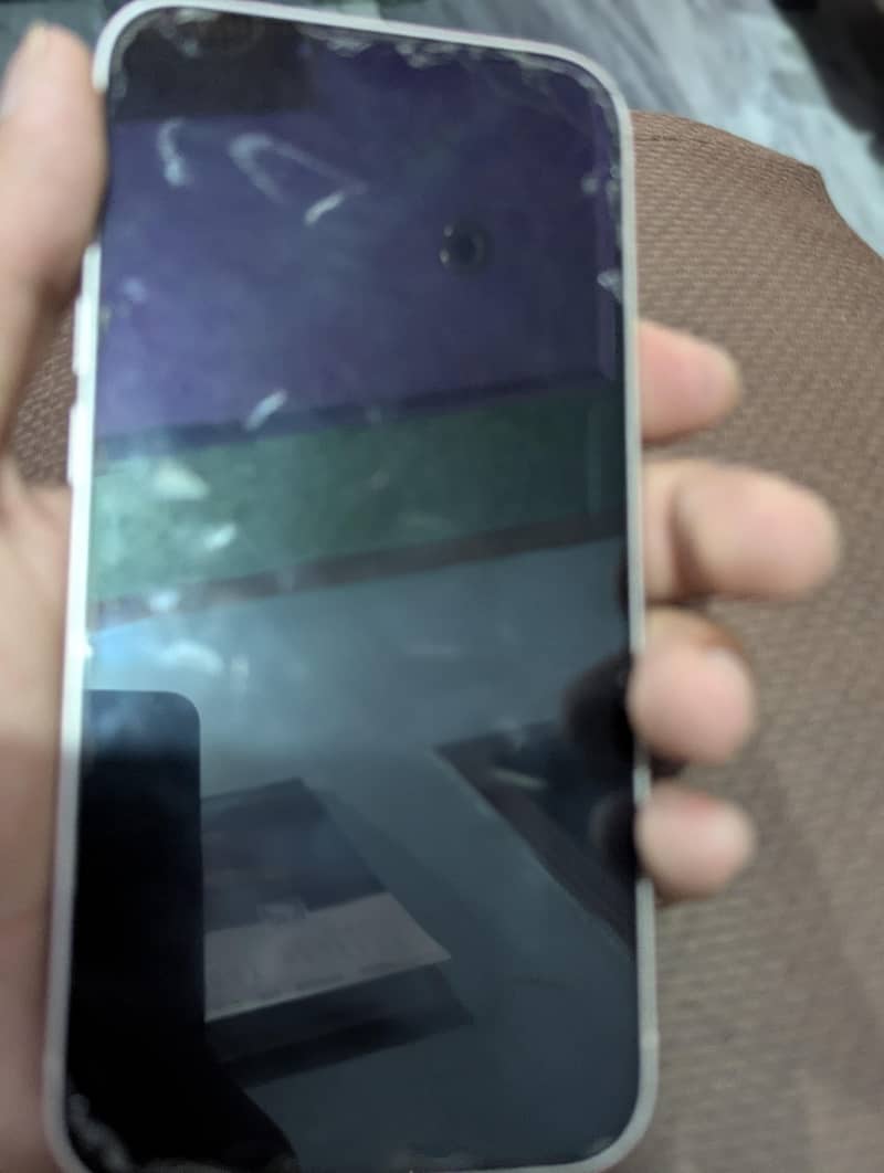 iPhone 13 7