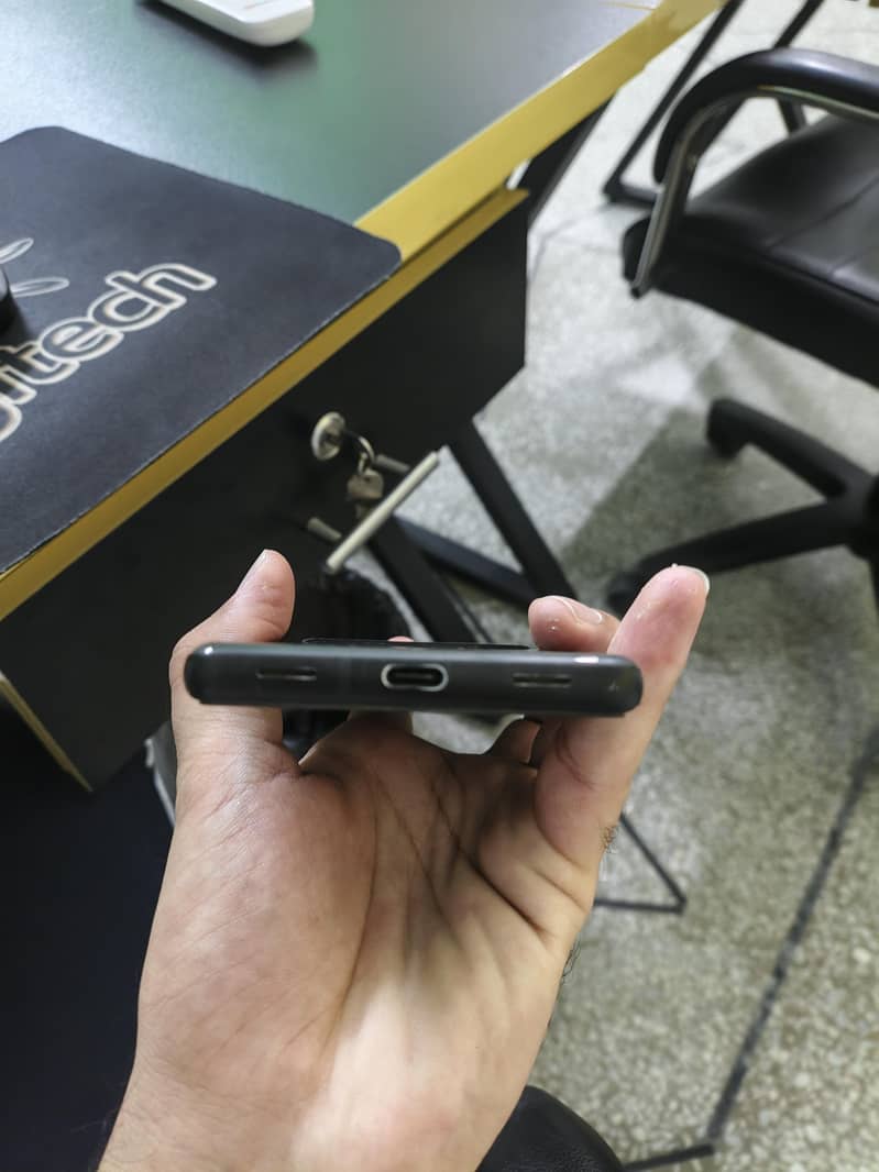 Google Pixel 6a 4