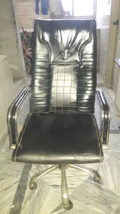 Highback Revolving office chair for sale