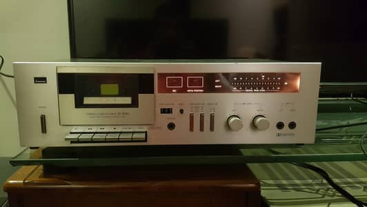 sansui vintage cassette player in pristine condition.