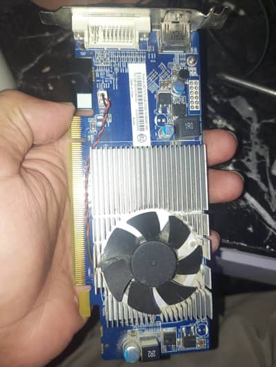amd radeon hd 7000 series (2gb 64bit)