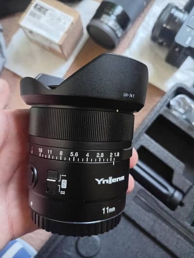 ​Sony E 11mm f/1.8 Ultra-Wide Prime Lens  Mint Condition