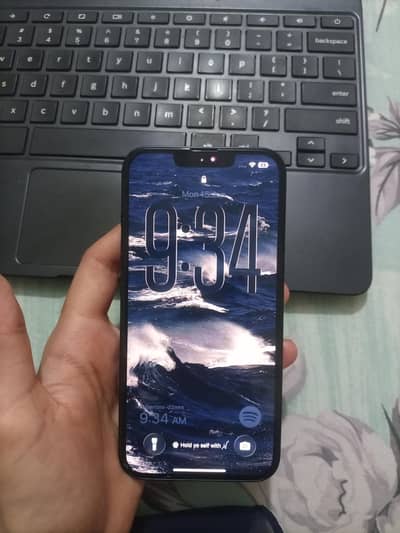 Apple iPhone 13