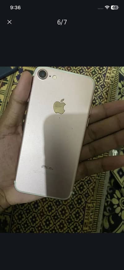 Apple iPhone 7