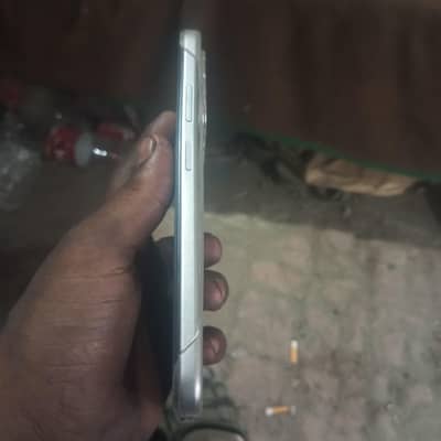 Infinix hot 50i 6+6 Gb 128 with box charge