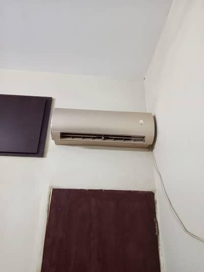 gree 1 ton T3 in good condition