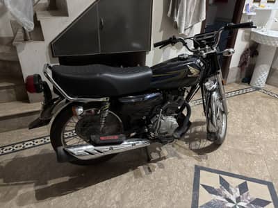 Honda CG 125 2026 Black Colour