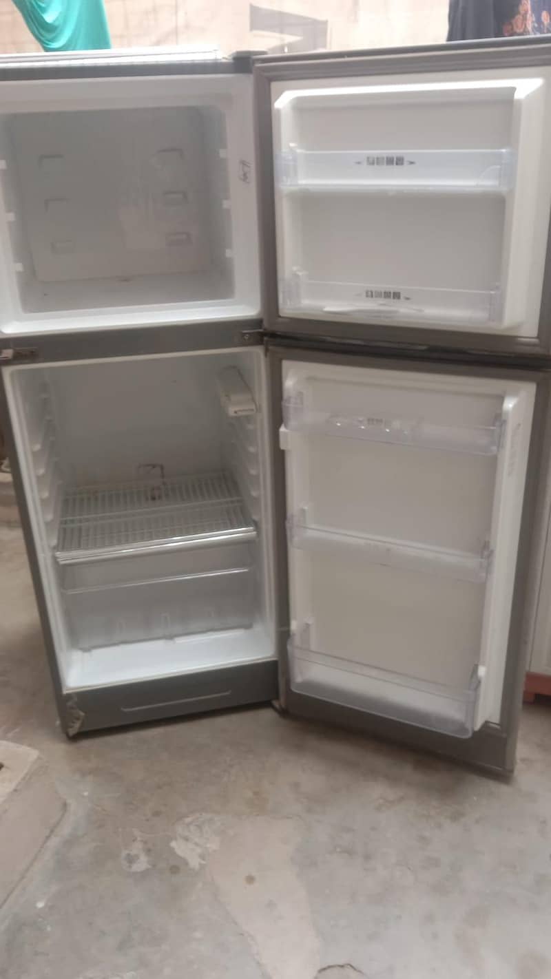 Dawlance refregirator 6