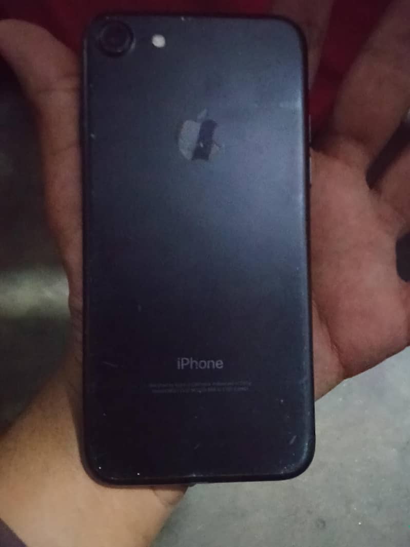 Apple iPhone 7 1
