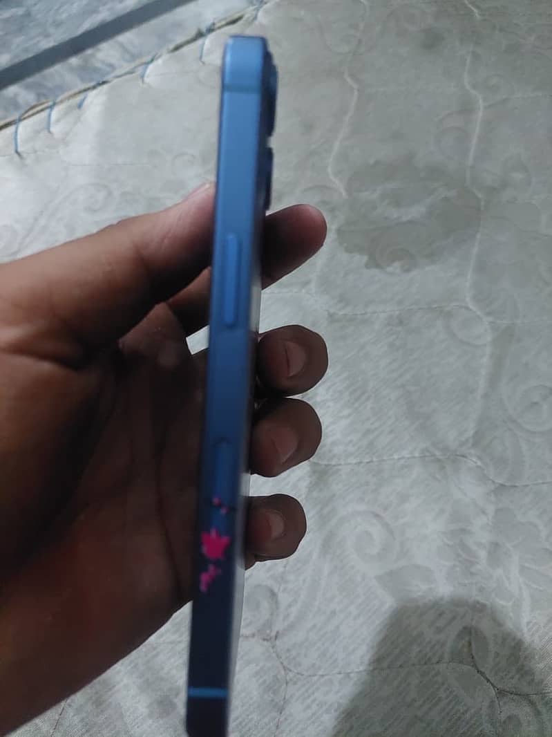 Apple iPhone 13 2