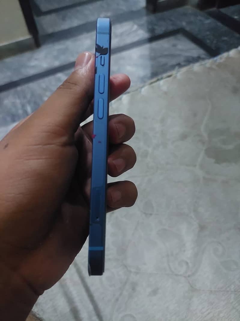 Apple iPhone 13 4
