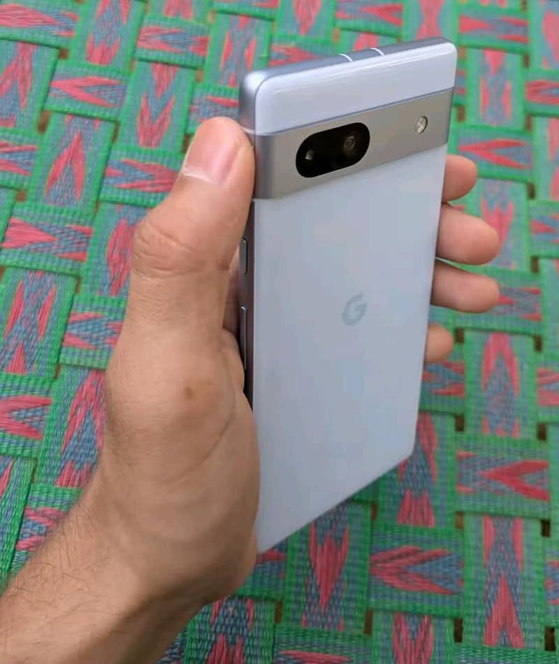 Google Pixel 7a 2