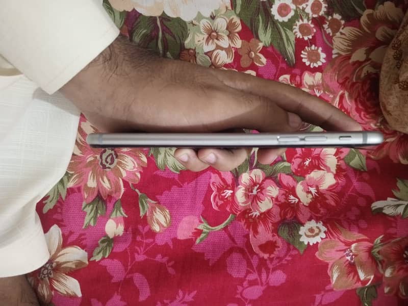 Apple iPhone 6S Plus 2