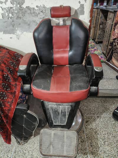 saloon chair A1 condition
