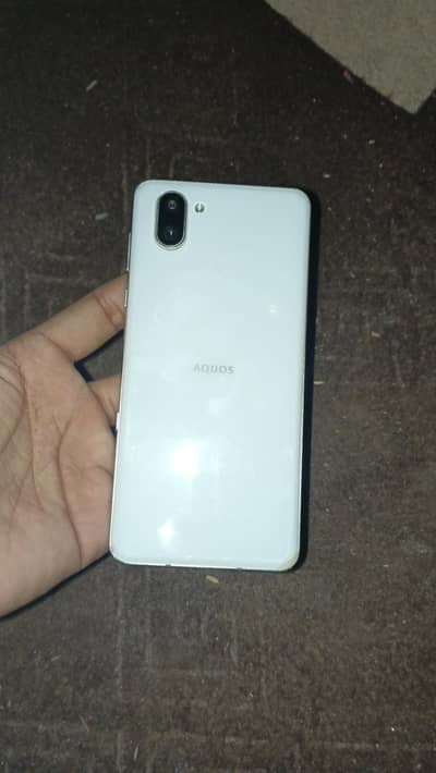 Sharp Aquos R2