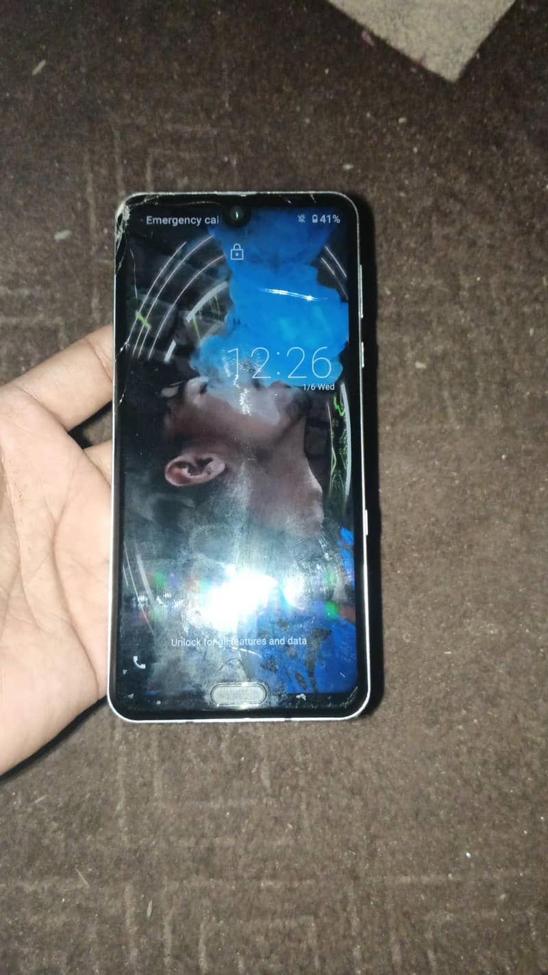 Sharp Aquos R2 1