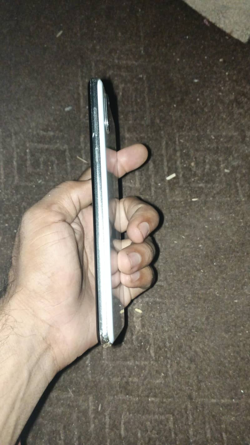 Sharp Aquos R2 2
