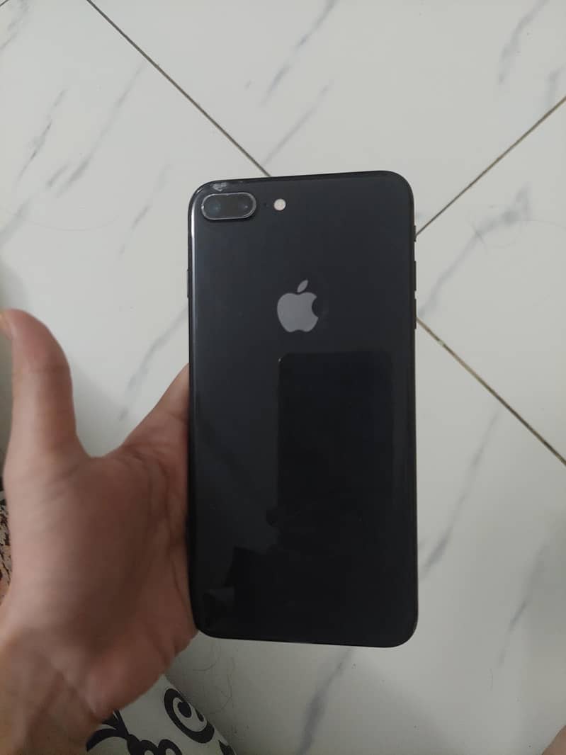 Apple iPhone 8 Plus 0