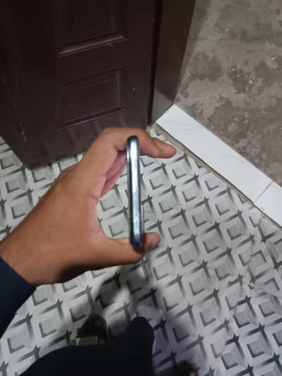 Vivo V21