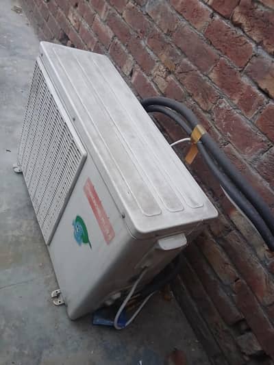 Changhong Ruba 1.5 Ton DC Inverter AC