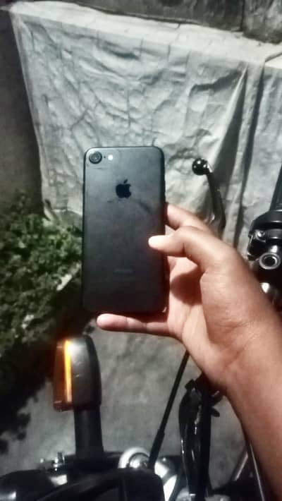 Apple iPhone 7