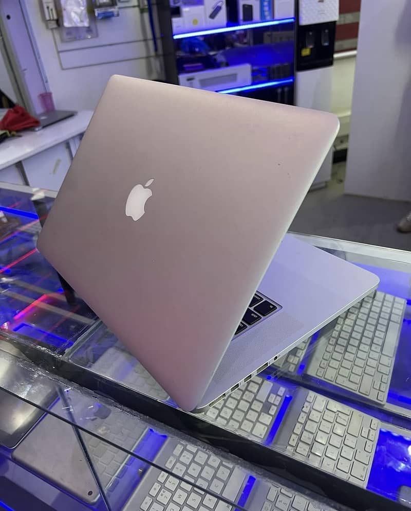 MacBook pro 1