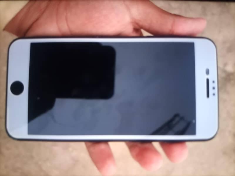 Apple iPhone 7 Plus 3