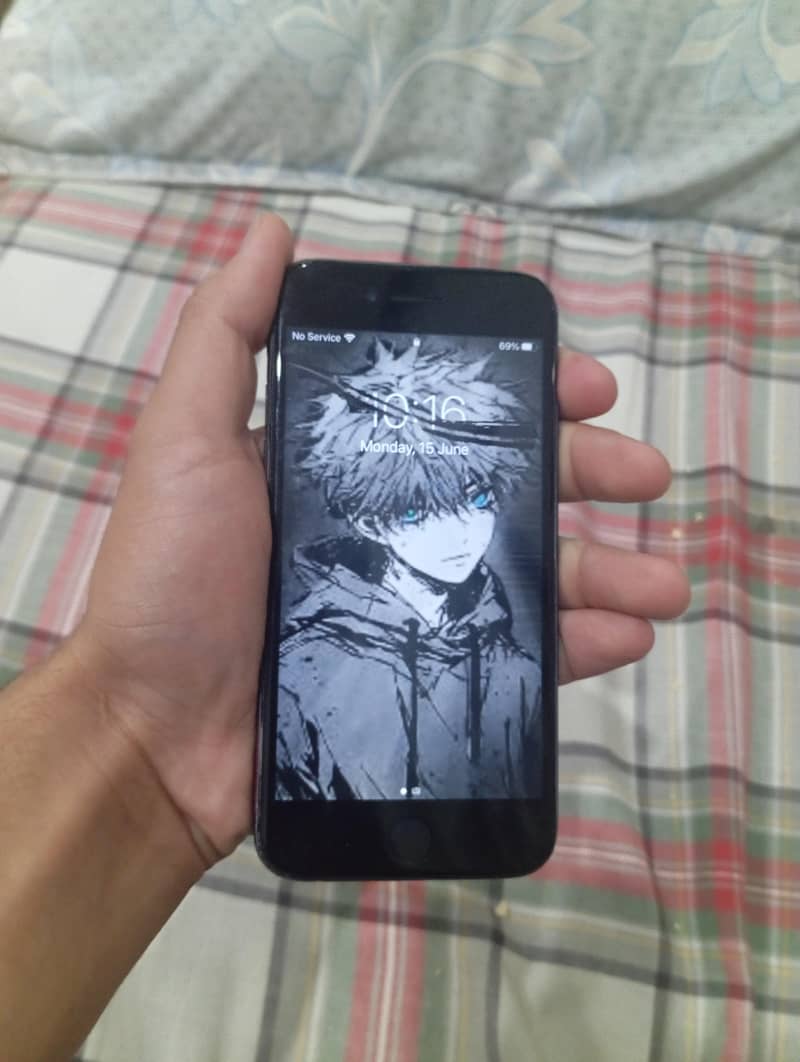 Apple iPhone 7 0