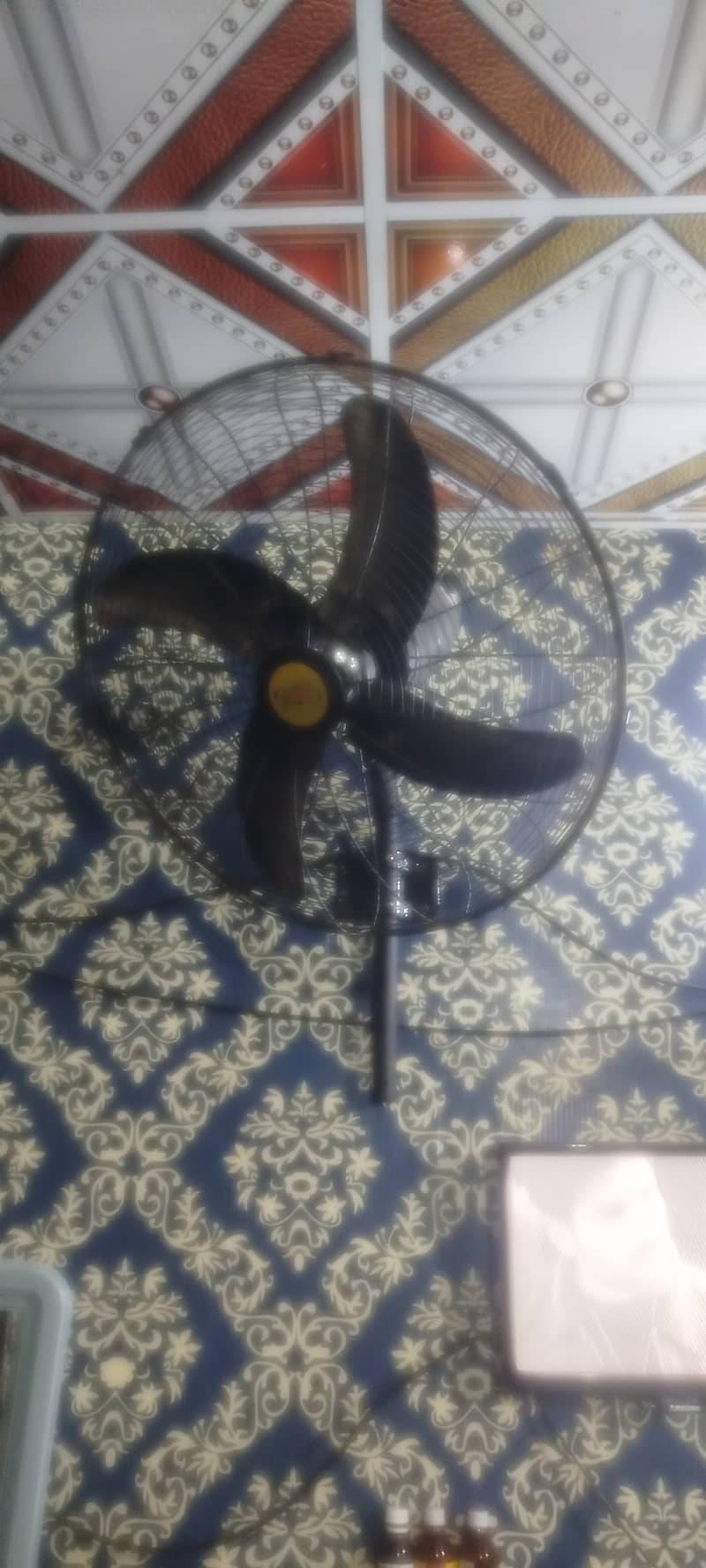 Bracket fan 1
