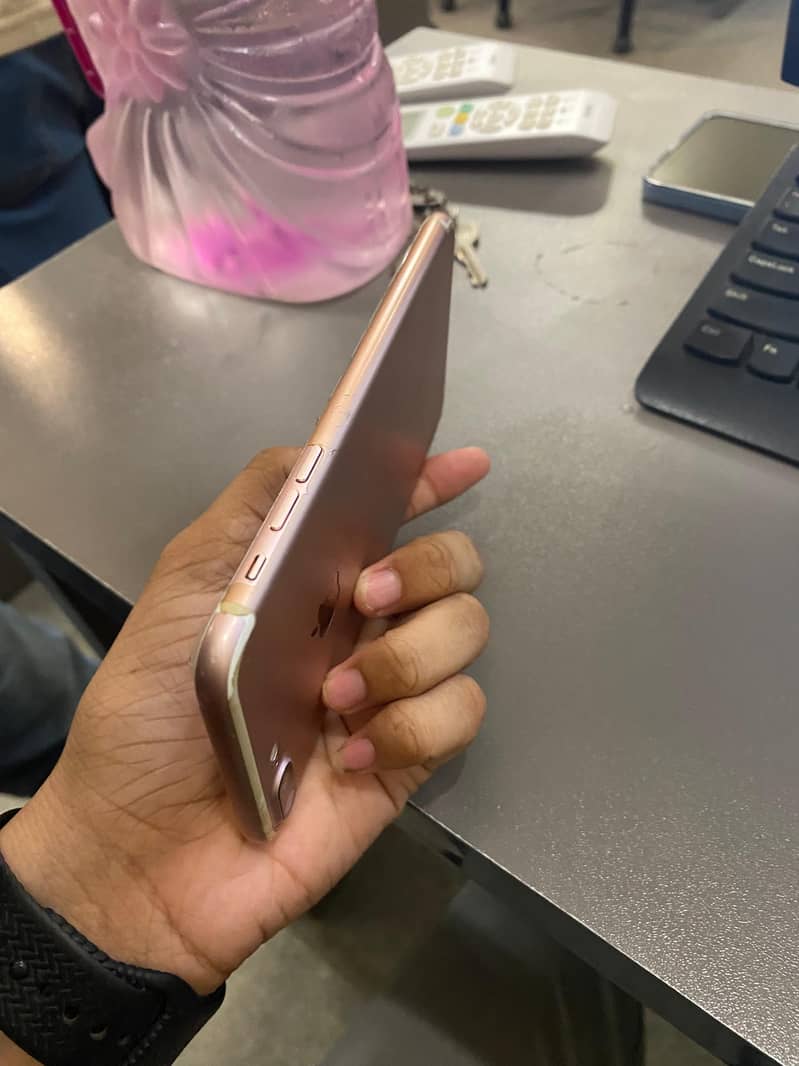 Apple iPhone 7 Plus 1