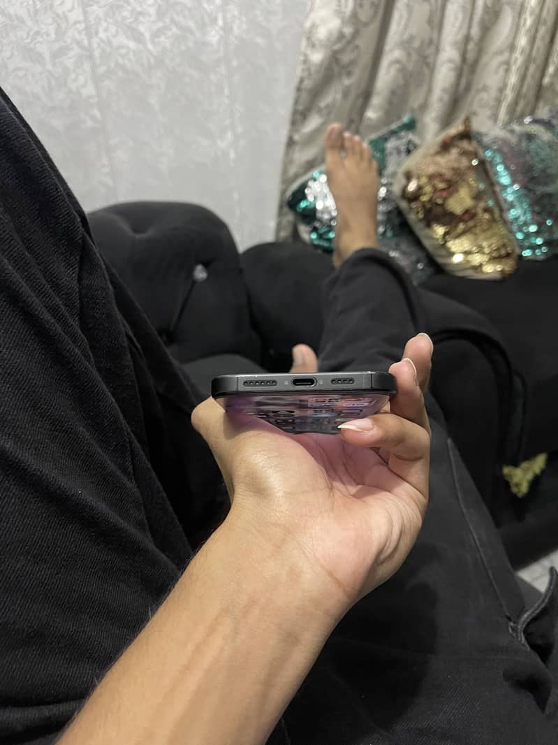 iphone 16 pro max 2
