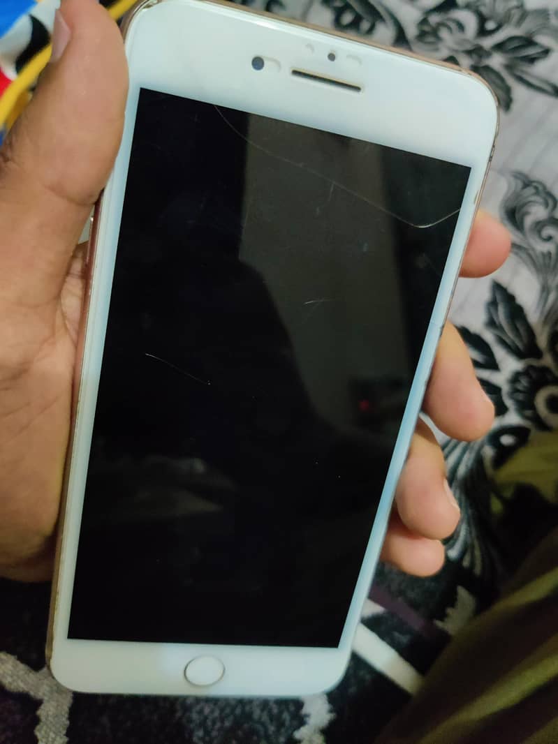 Apple iPhone 8 Plus 4