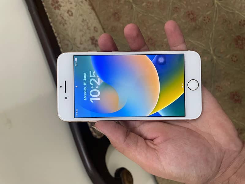 Apple iPhone 8 2