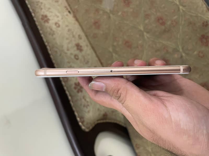 Apple iPhone 8 5