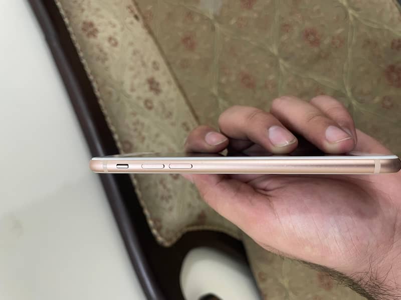 Apple iPhone 8 7