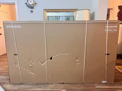2 Samsung Crystal UHD DU9000 98 Inch