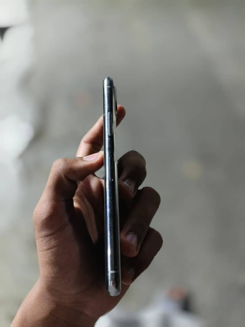Apple iPhone X 1