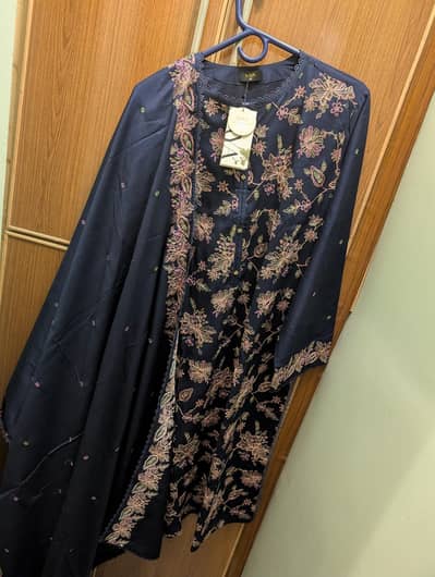 Brand new saya 3 piece article