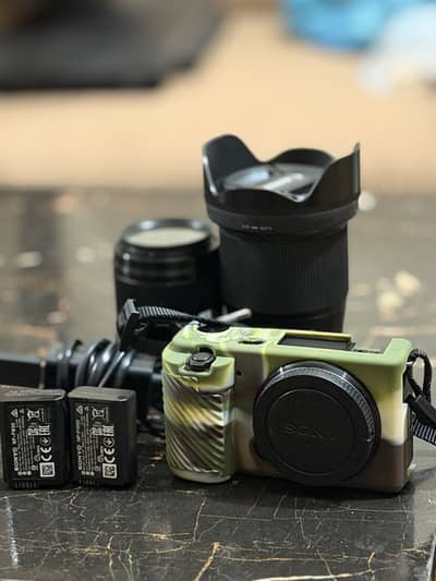 SONY ZV E10 BRAND NEW + 16mm wide angle + 50mm