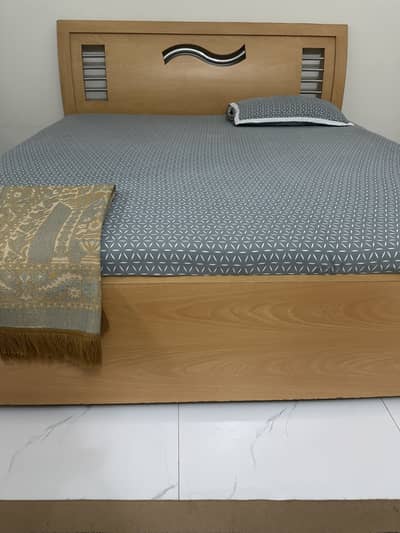 Bed King Size
