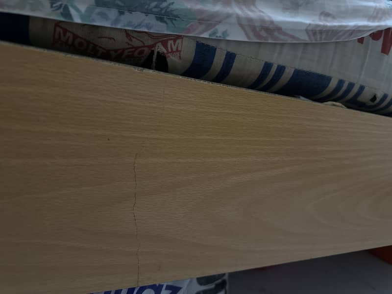 Bed King Size 2