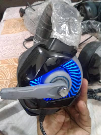 8GB gaming headphones