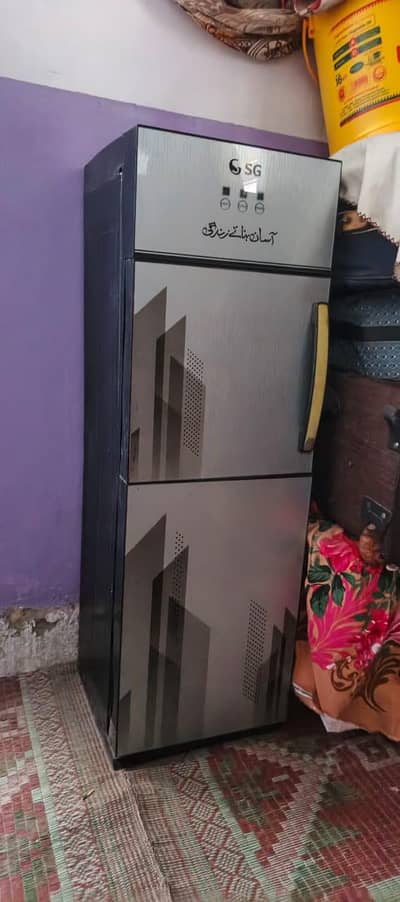 water dispenser Sirf pani thanda krta ha fridge khrab ha