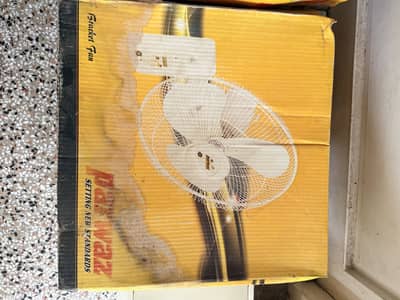 Parwaz fans 18 inches bracket fan