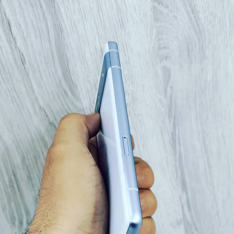 Google Pixel 7a 2