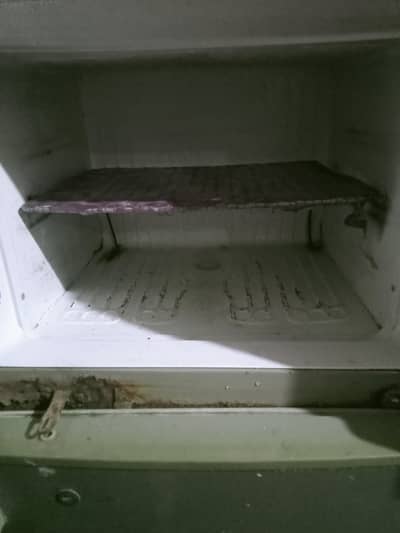 Singer fridge condition 10 by 8